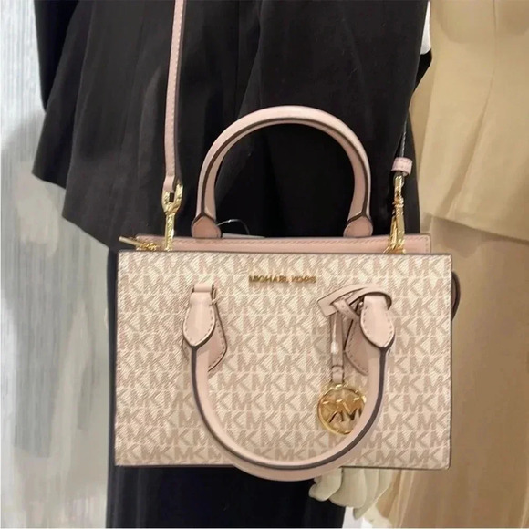 MICHAEL KORS
Sheila Small Faux Saffiano Leather Satchel - Picture 13 of 15